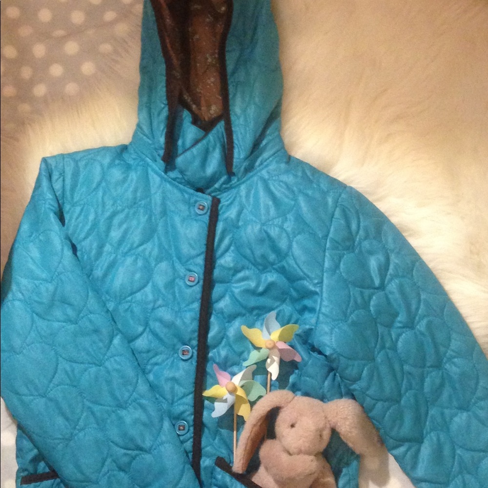 Blue coat for a 8 yr girl excellent condition